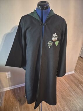 Offical Kids Universal Studios Harry Potter Slytherin House Robe with pins
